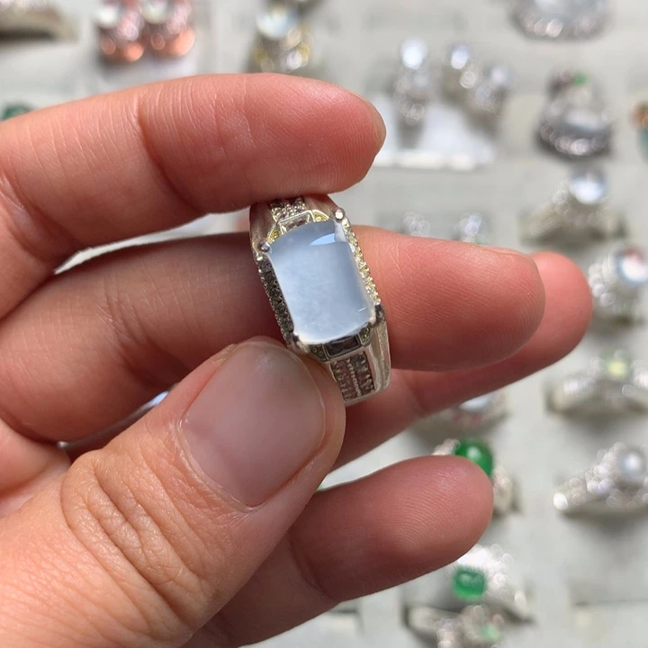 翡翠未镶嵌戒指茅台白冰马鞍戒指