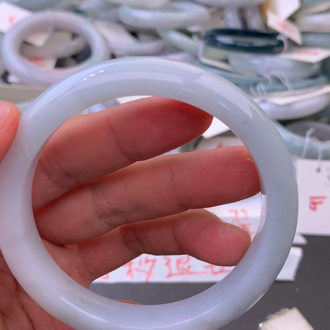 翡翠手镯未镶嵌15585588888888888