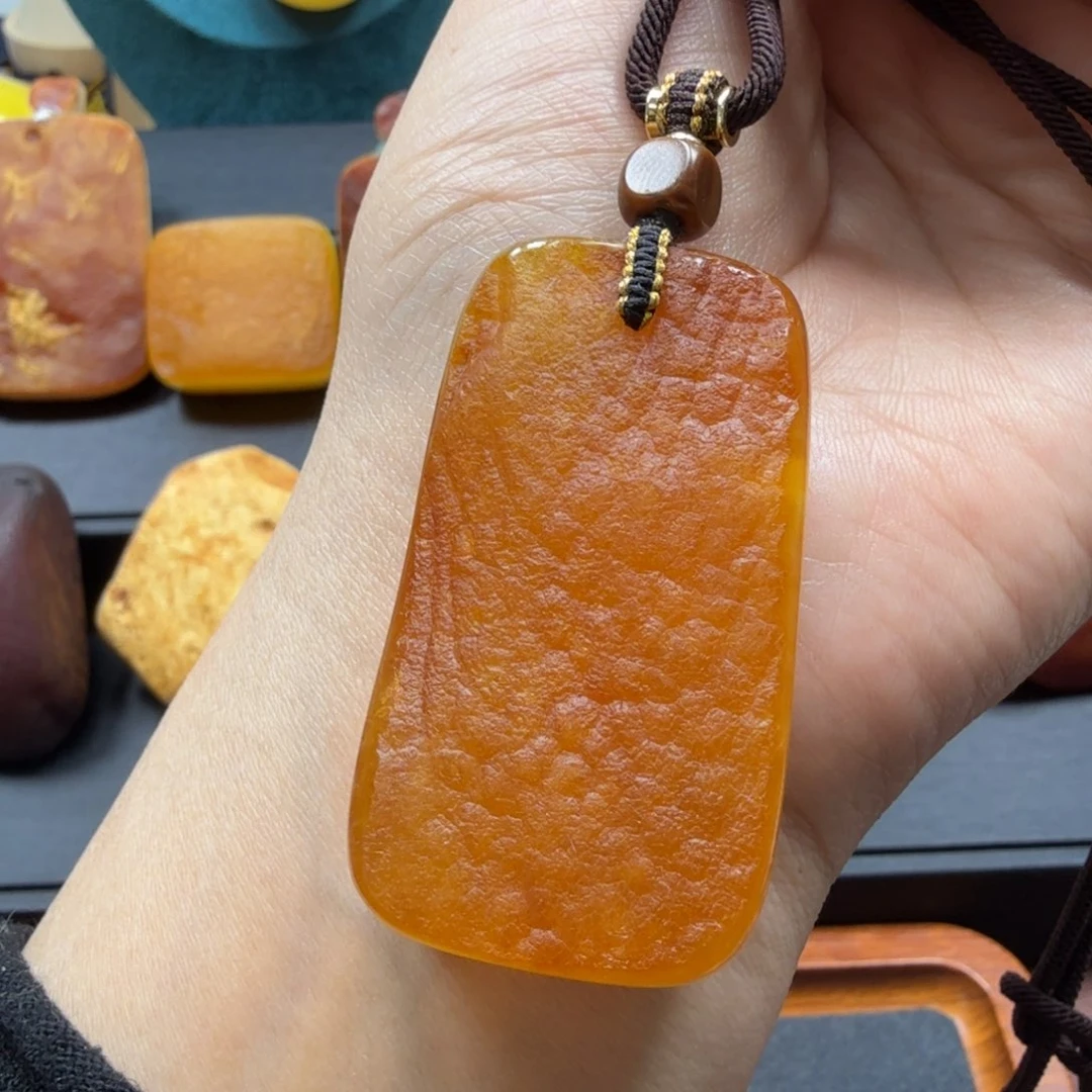 琥珀吊坠(赠链)未镶嵌