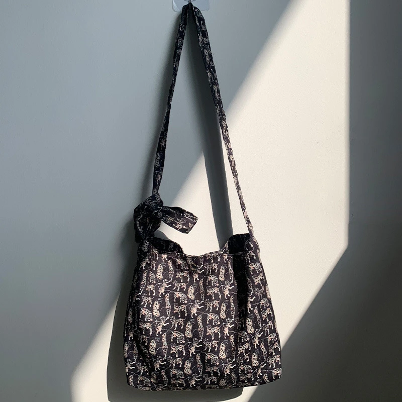 韩国明星同款可斜挎大容量棉布袋 猎豹/玛格丽特款 09620