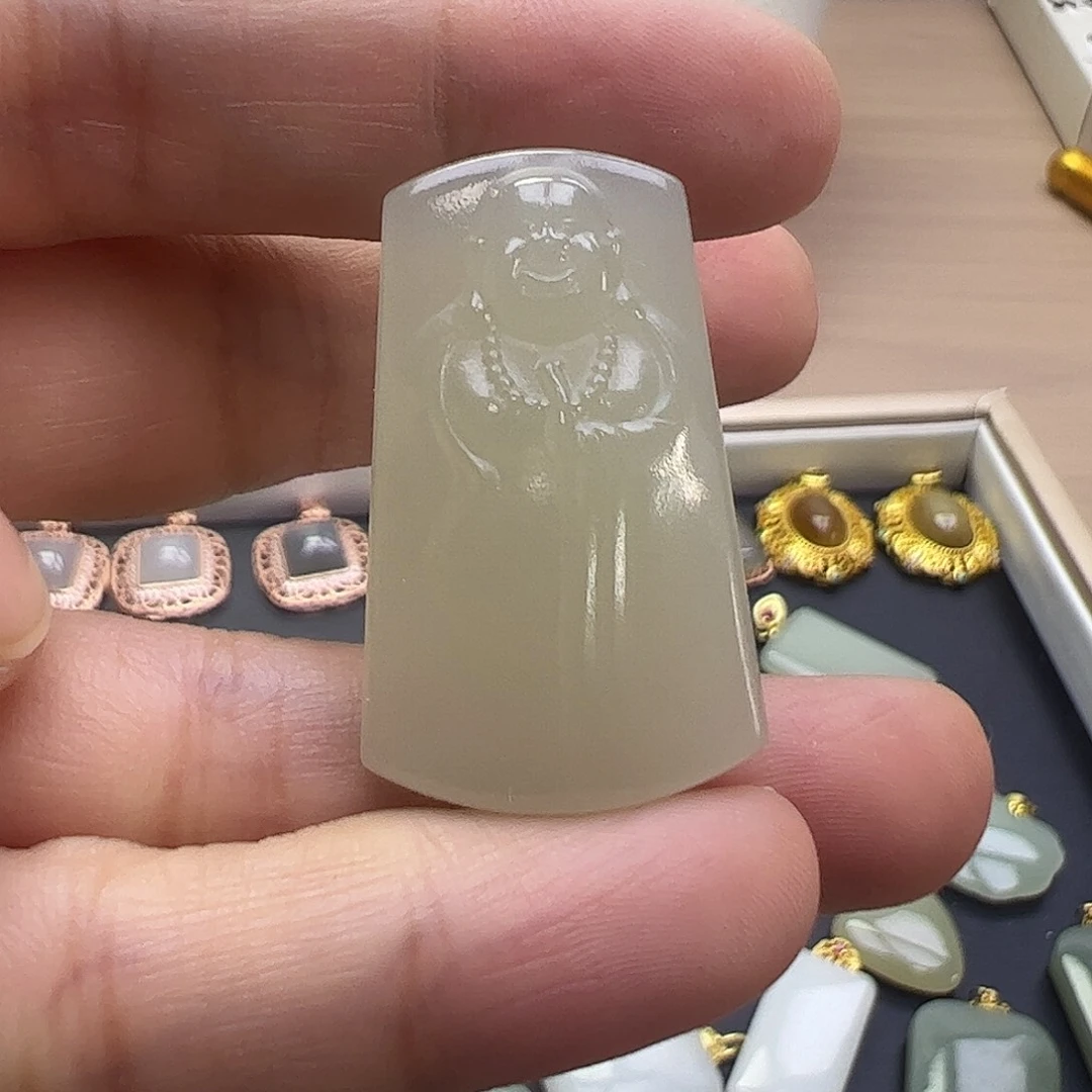 和田玉未镶嵌颈饰