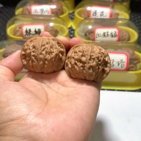 吊坠文玩核桃红皮山地磨