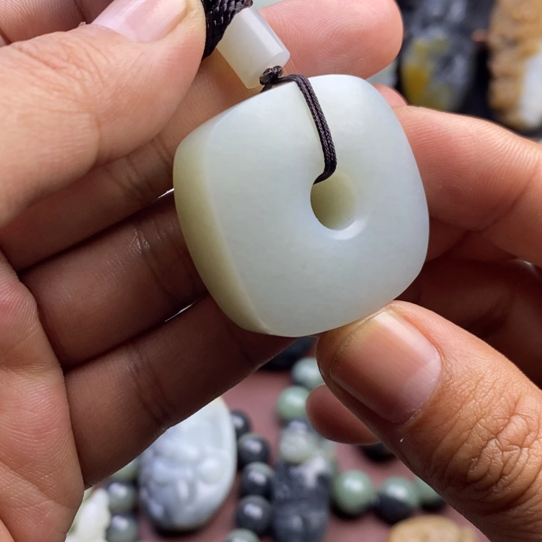 和田玉未镶嵌挂件