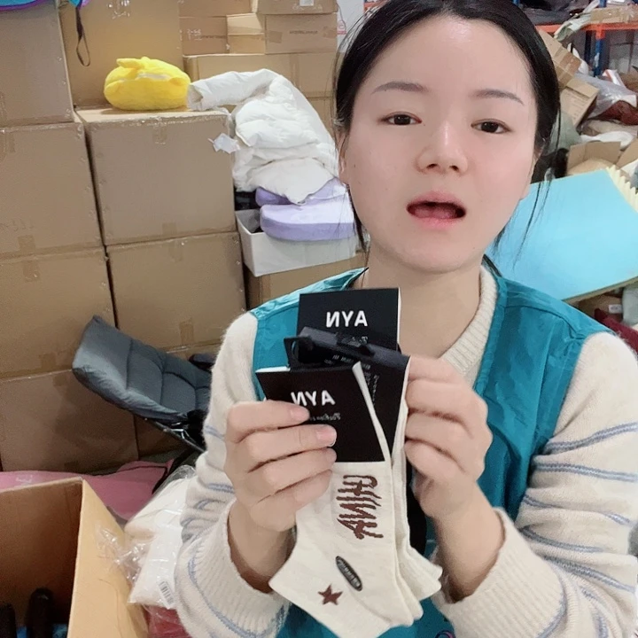 棉袜。 发5。   啦啦啦啦