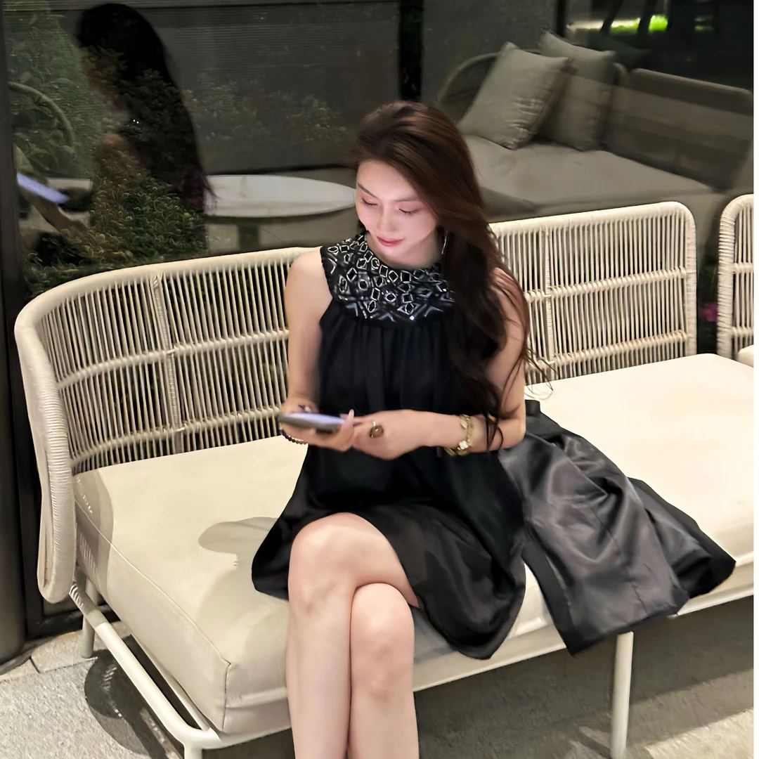 FAFA STUDIO黑色挂脖镶钻缎面连衣裙性感夏季复古无袖气质法式女.