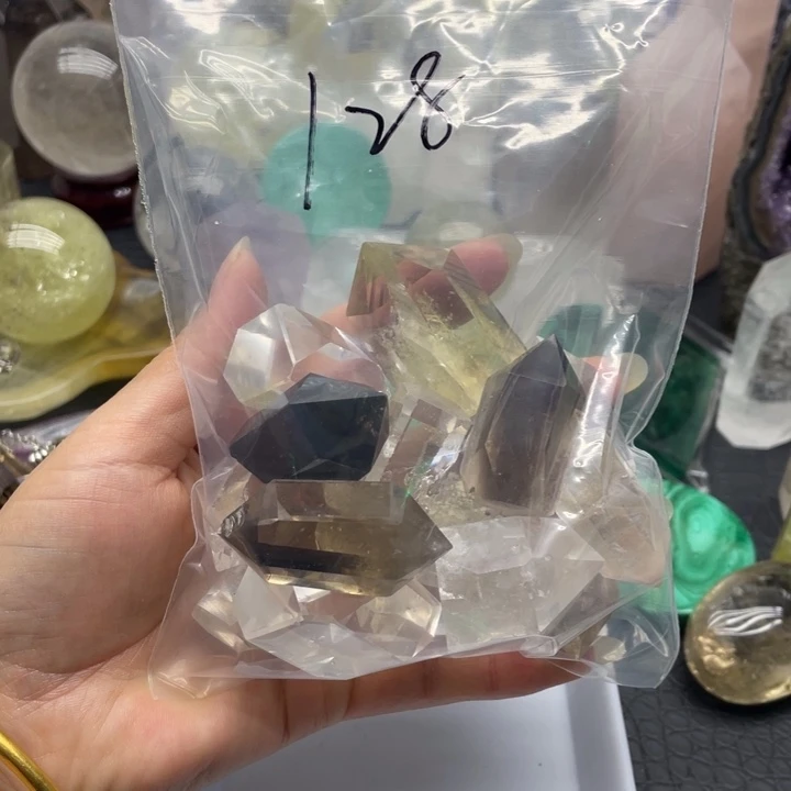 喵****水晶珠宝半成品未镶嵌128水晶柱