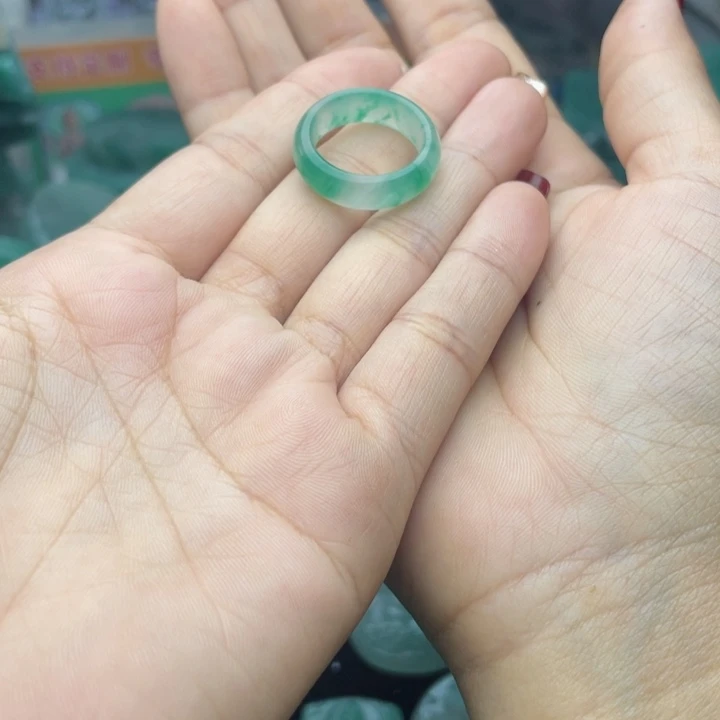 石英质玉颈饰未镶嵌