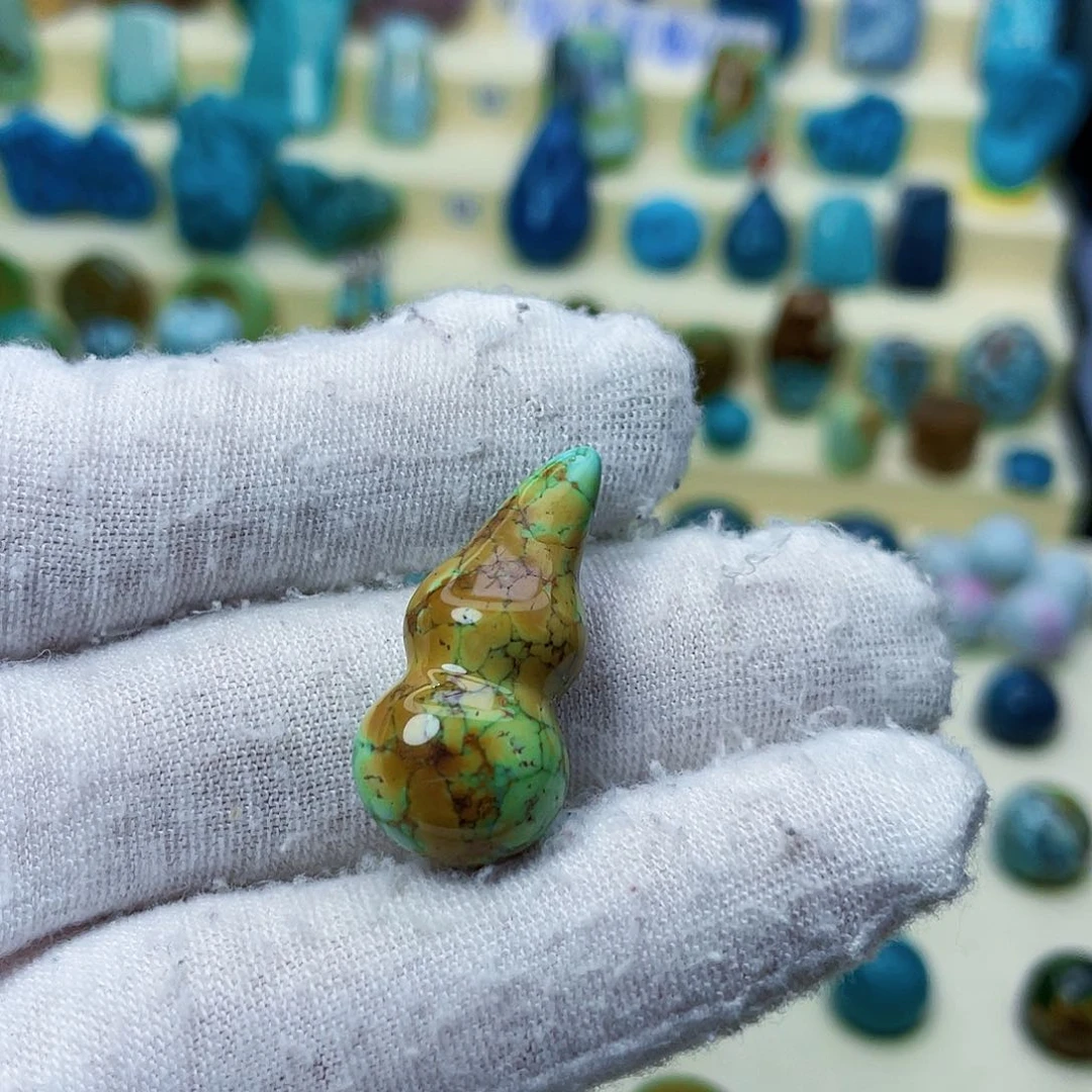 绿松石颈饰未镶嵌