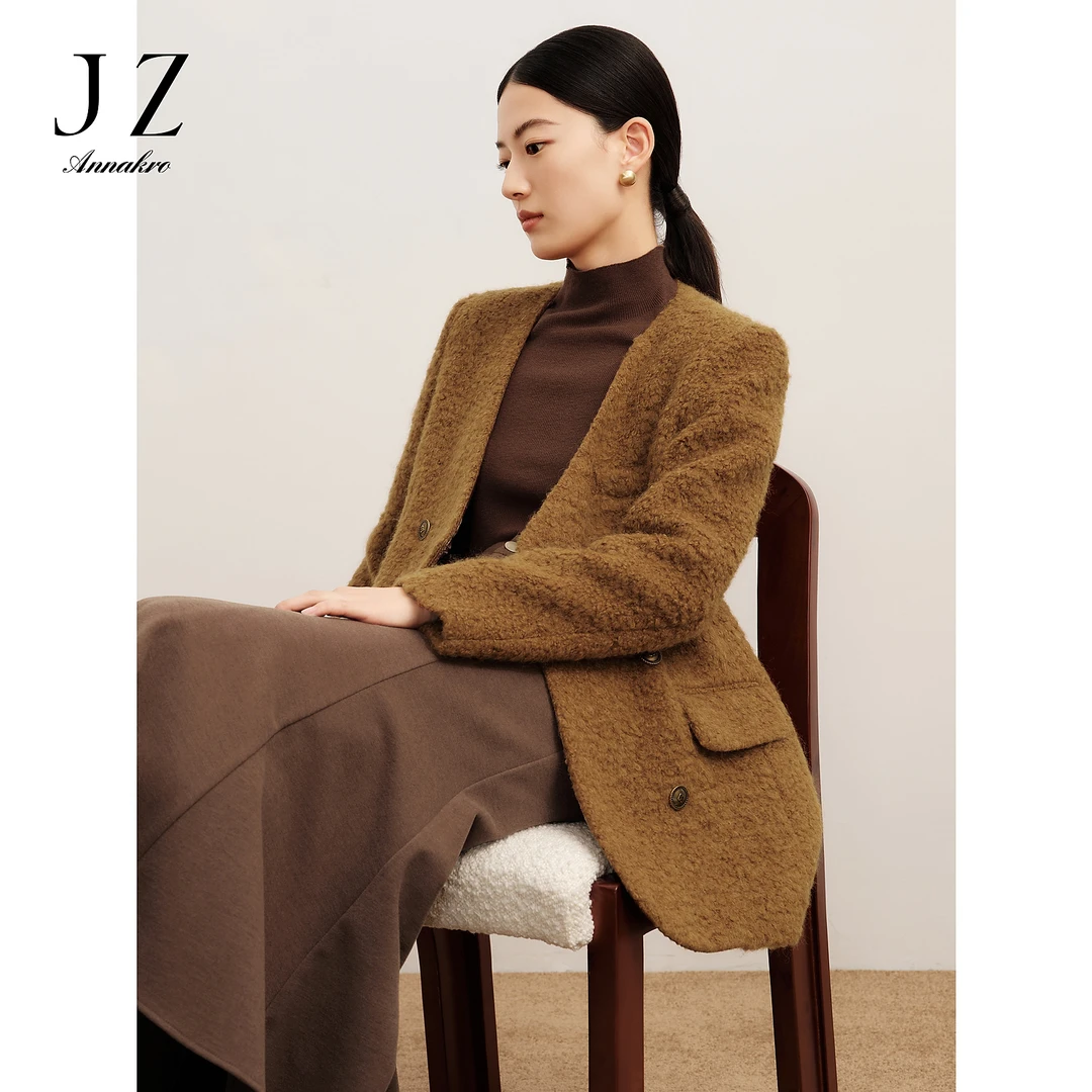 【丽公主专属】玖姿安娜蔻JTDD72506优雅老钱风双排扣V领颗粒绒一手