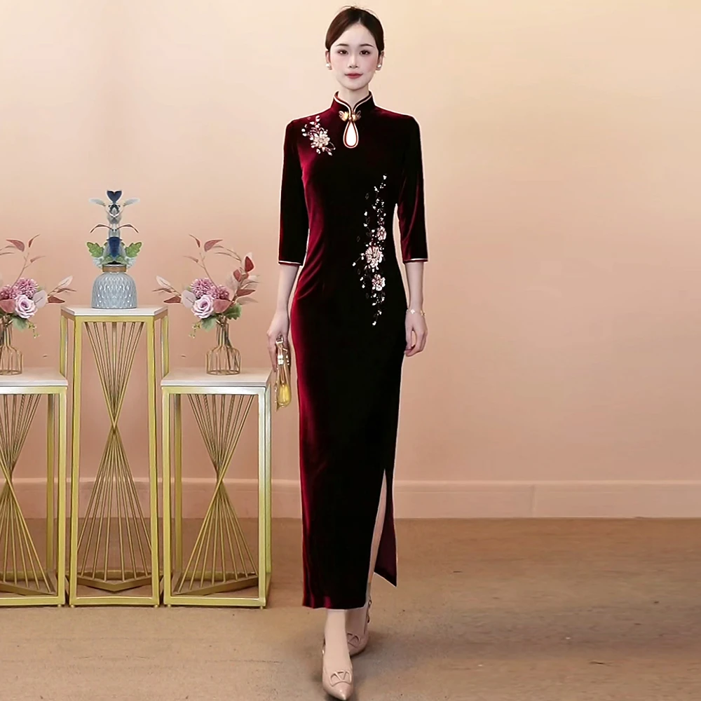 2025新款喜妈妈高端礼服轻奢高级感丝绒高档旗袍喜婆婆婚宴装冬季