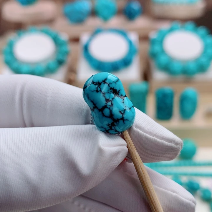 绿松石未镶嵌挂件