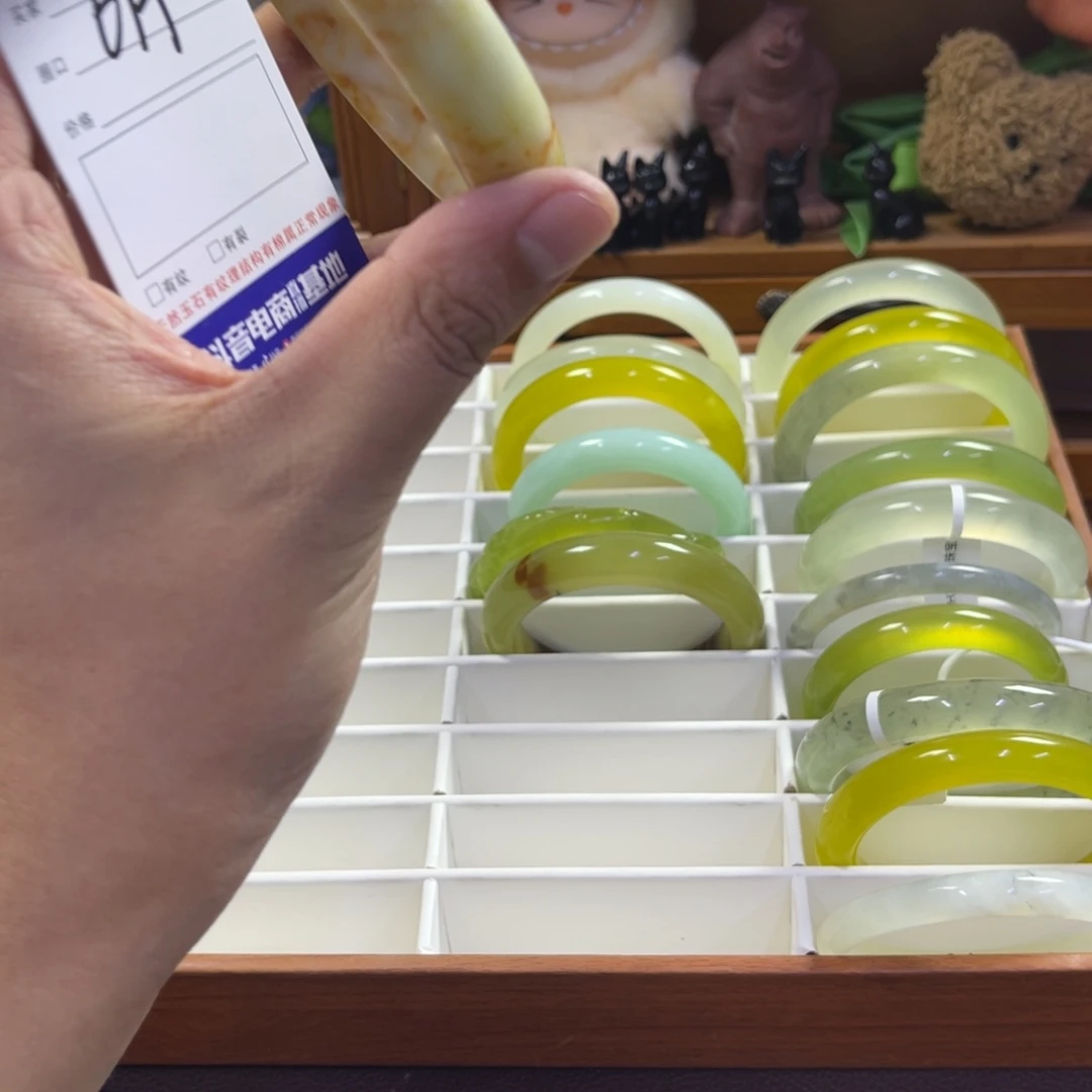 蛇纹石玉未镶嵌手镯560