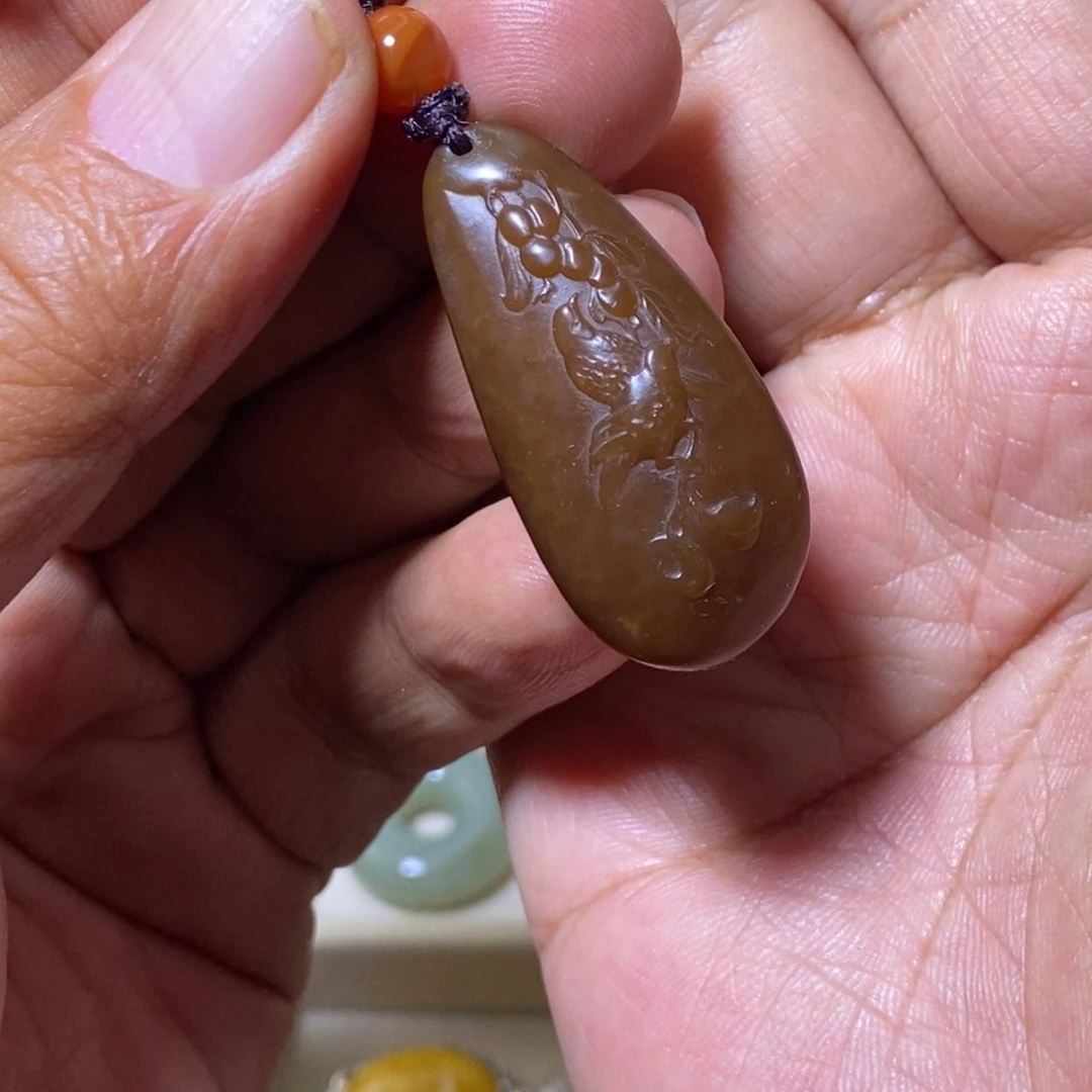 小***妮和田玉未镶嵌珠宝奇石配饰