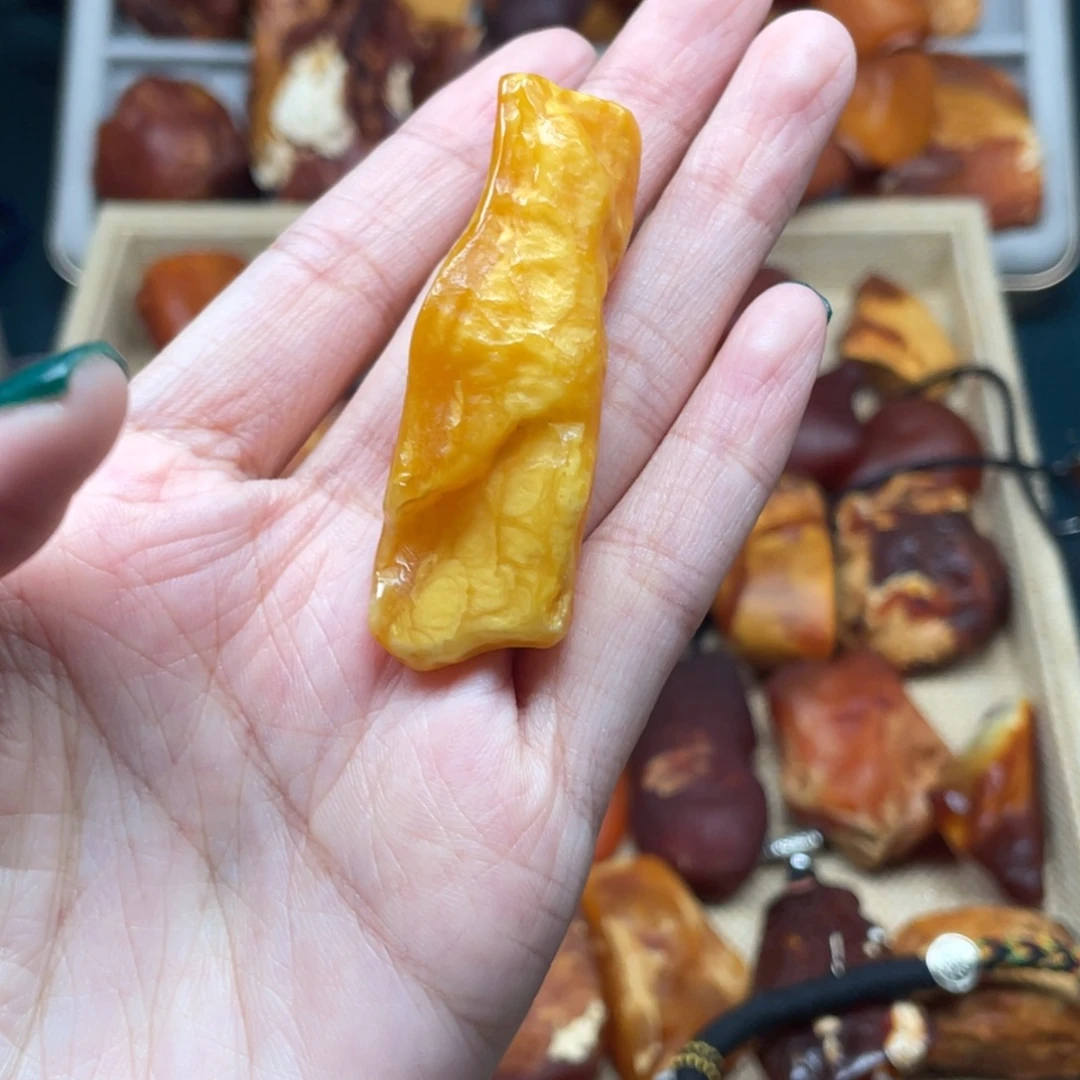 琥珀未镶嵌珠宝奇石