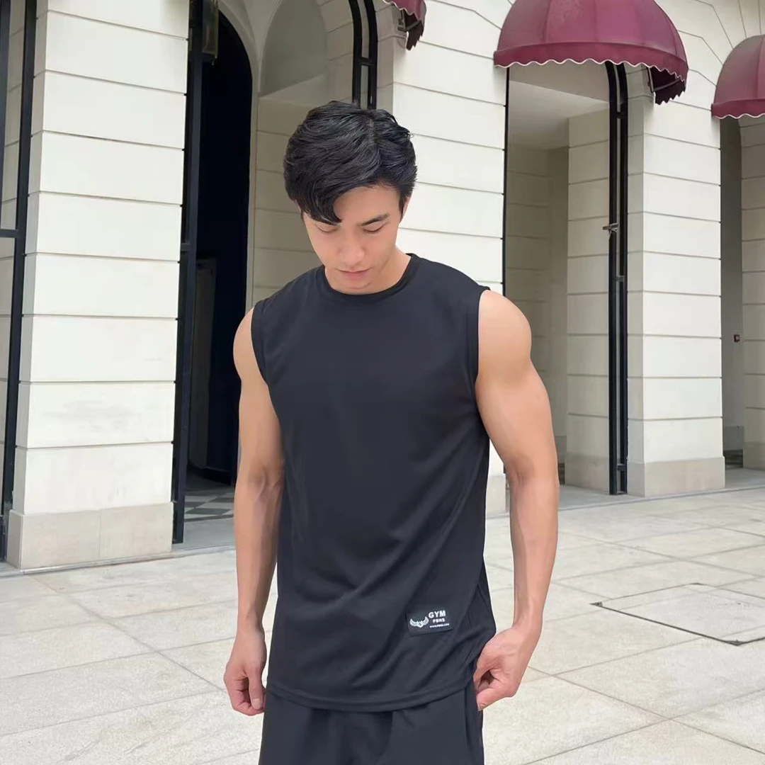 新款夏季纯色男士夏季篮球健身运动打底无袖背心宽松砍袖坎肩.