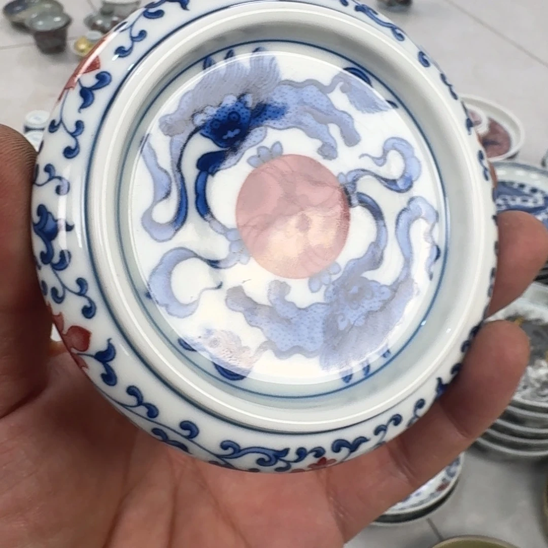 摆件釉里红缠枝莲盖置