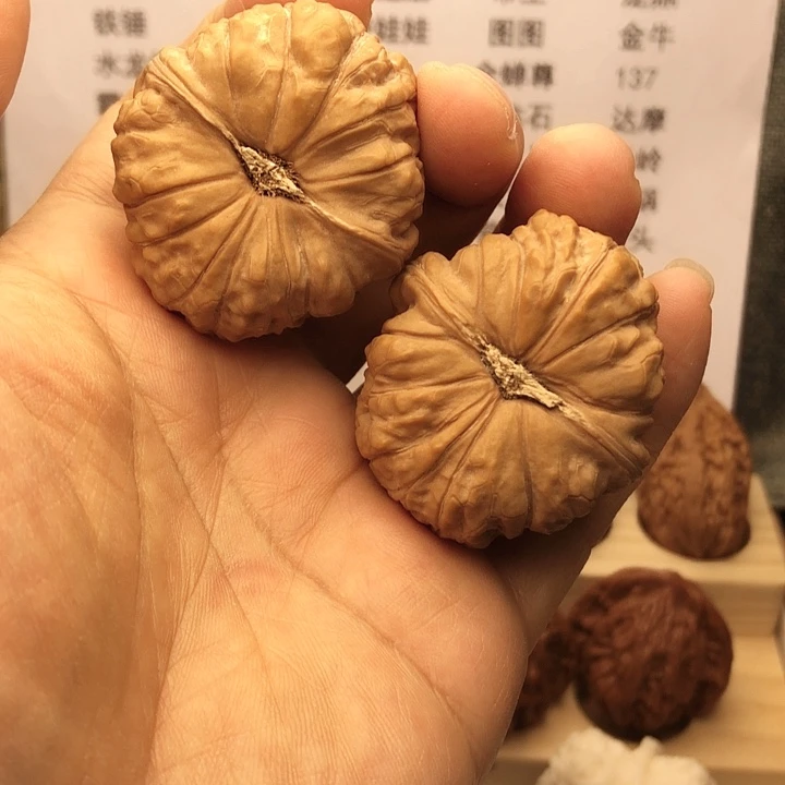 文玩核桃把件南瓜墩，边40，48克，全品