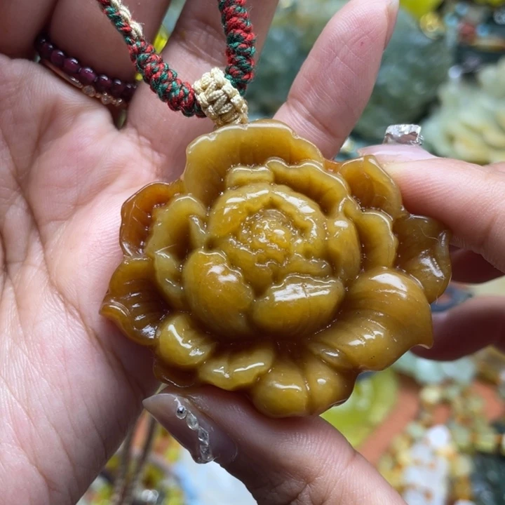 蛇纹石玉未镶嵌吊坠