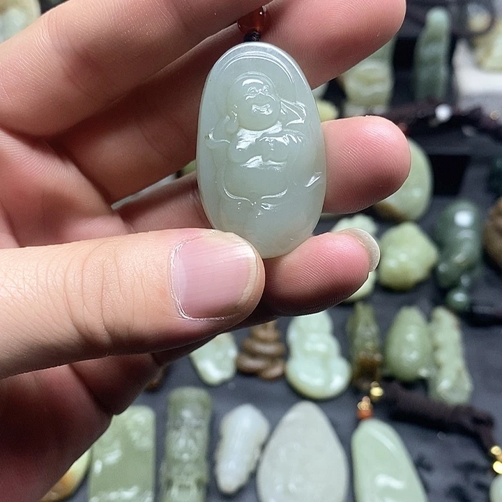 和田玉颈饰未镶嵌金*蟆