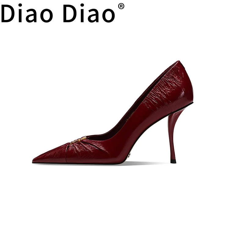 diaodiao【2025春季上新】时尚百搭尖头轻奢叠褶酒红女细跟鞋欧若风