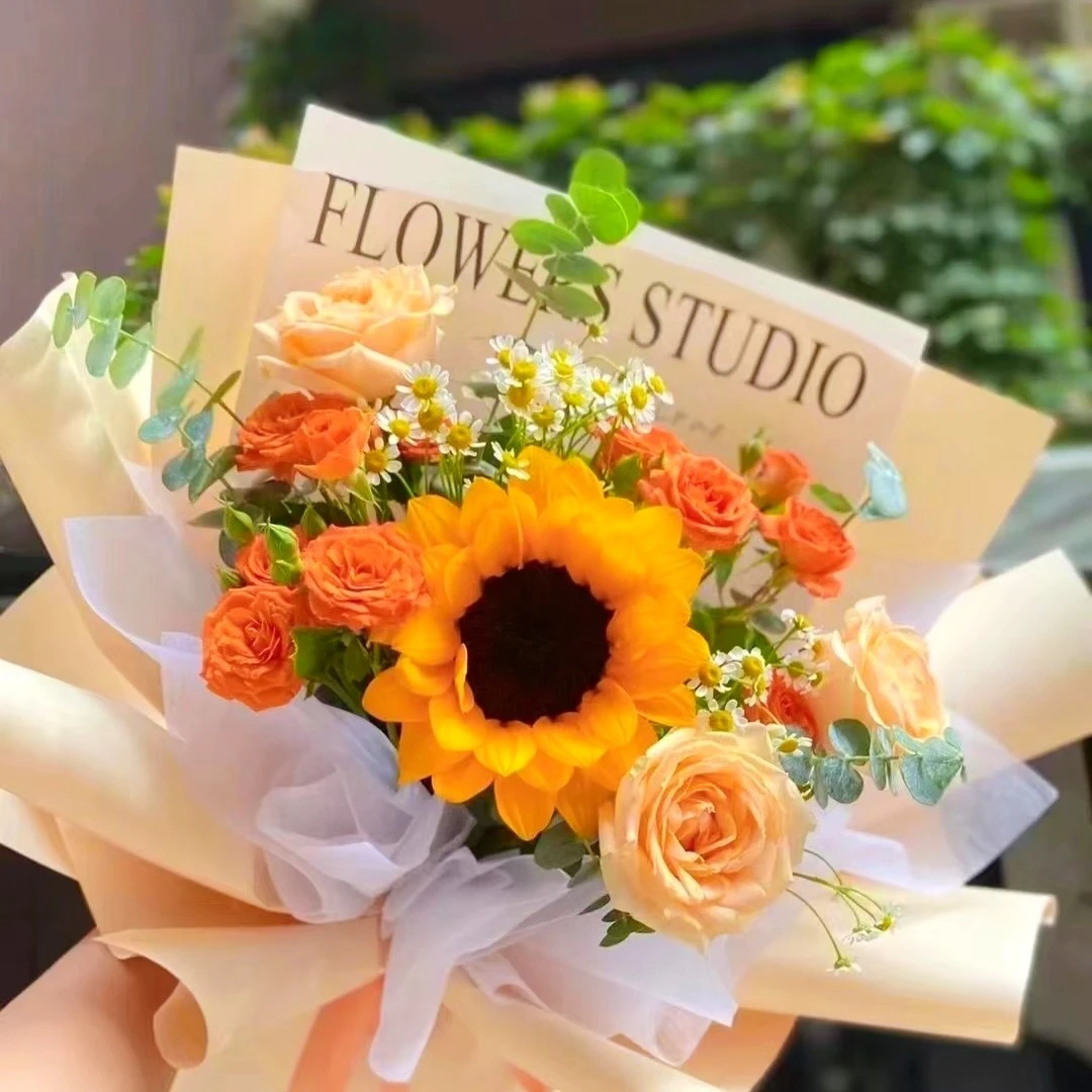【活动推荐】1朵向日葵3朵香槟玫瑰混搭花束