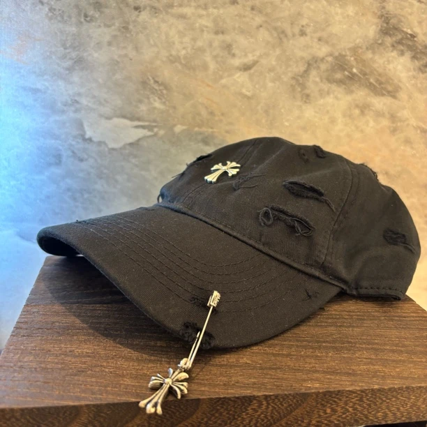 别针十字黑帽子MZ151