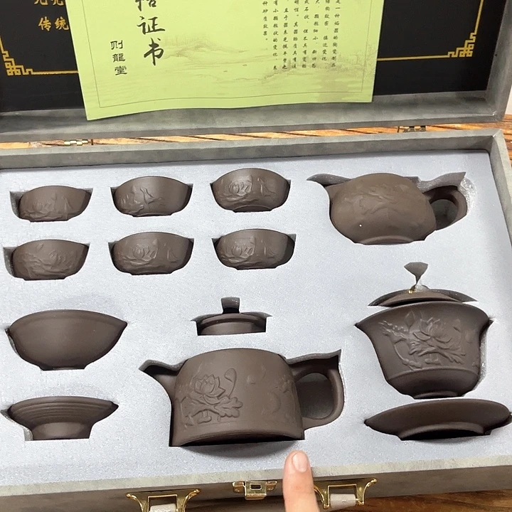 孤品茶具套装等。