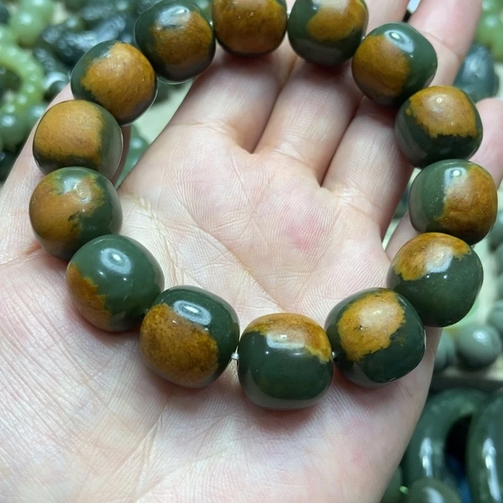 玉家居饰品手工雕刻