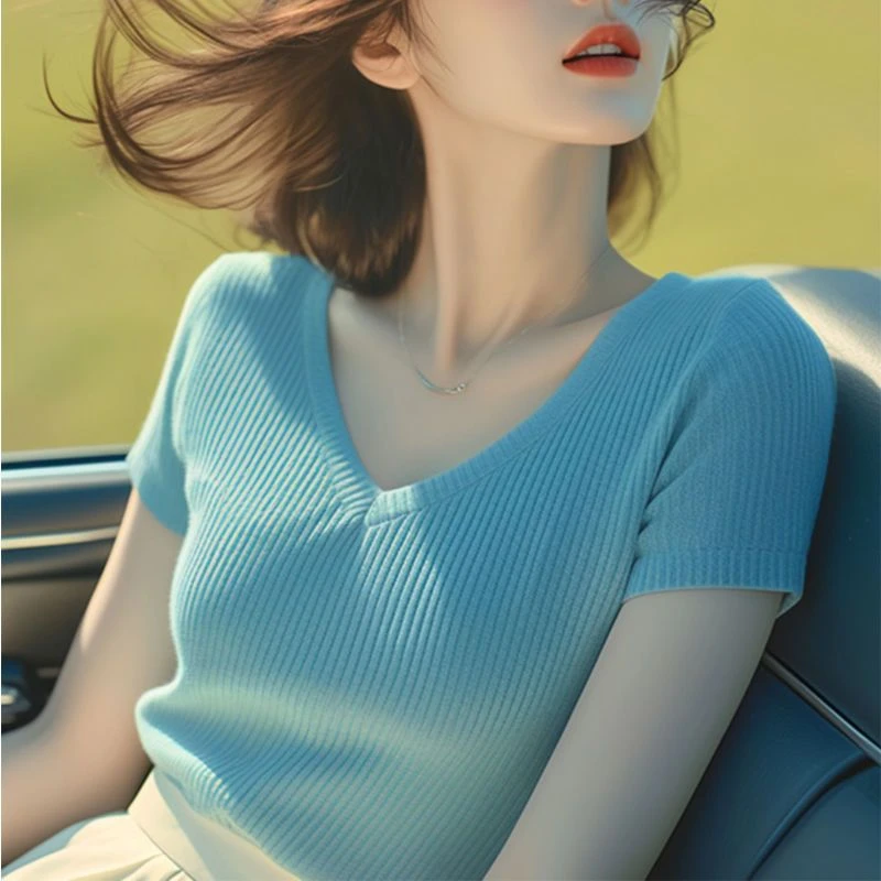 别致百搭绝美蓝色针织正肩V领短袖T恤女夏季就洋气超好看简约小衫