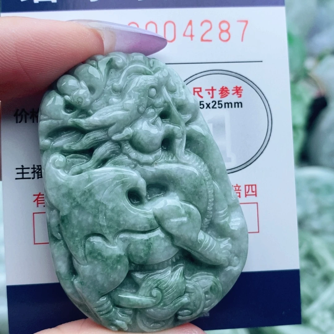 吊坠(不含链)未镶嵌翡翠