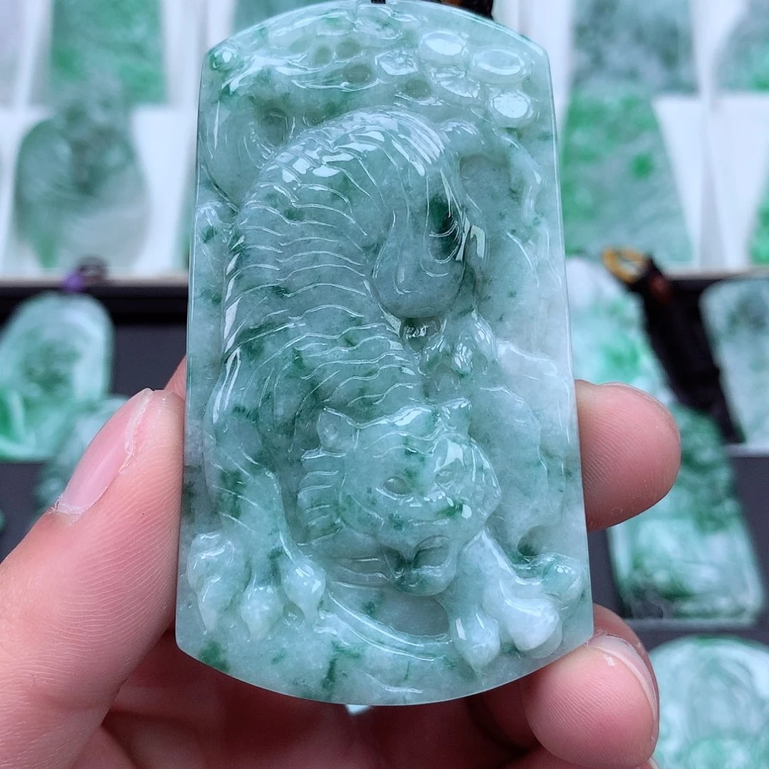 翡翠颈饰未镶嵌翡翠吊坠