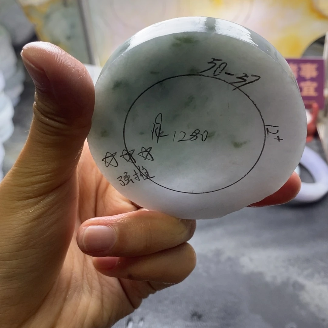 定制翡翠未镶嵌翡翠手镯