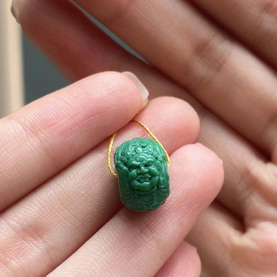 绿松石未镶嵌颈饰