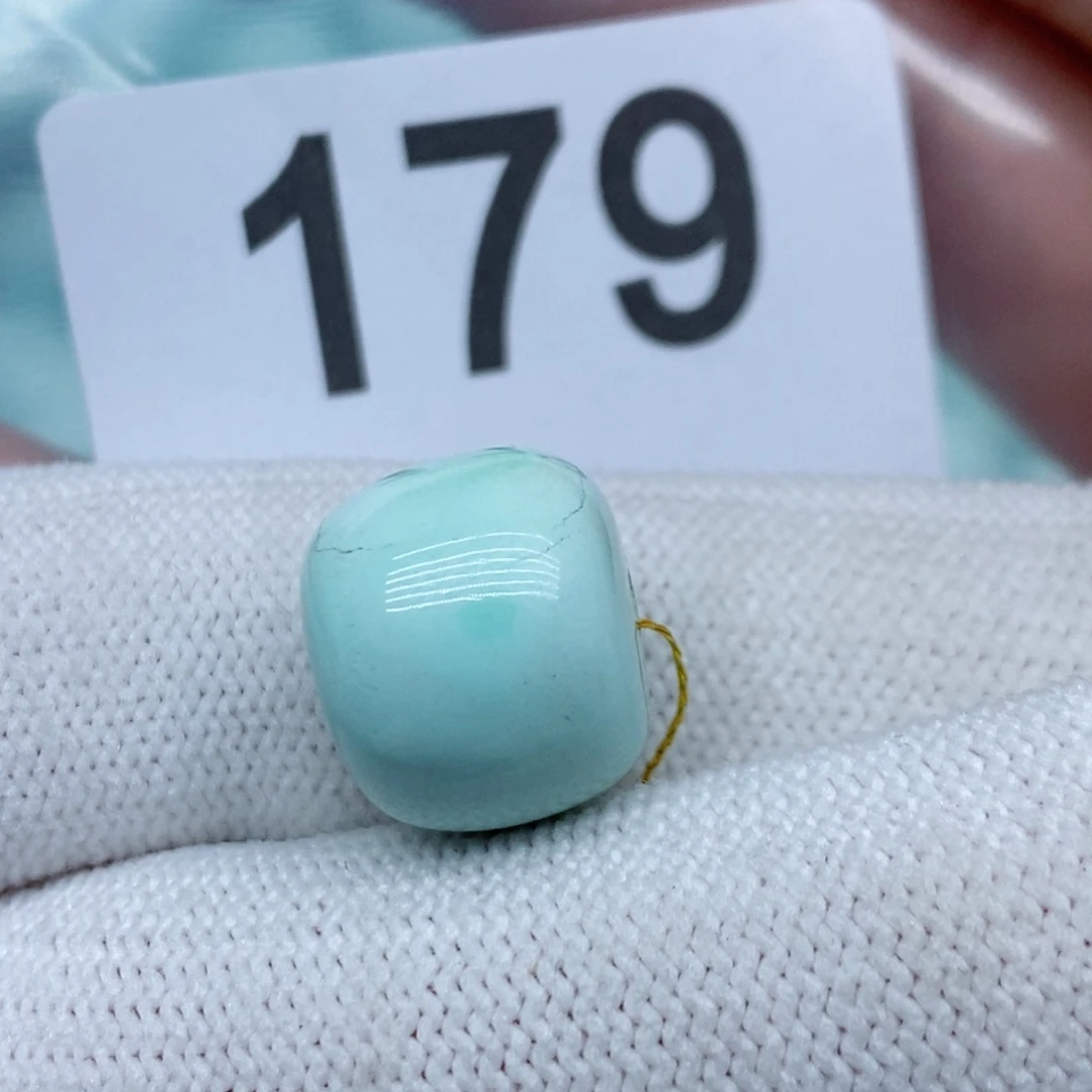 木***李绿松石未镶嵌珠宝奇石