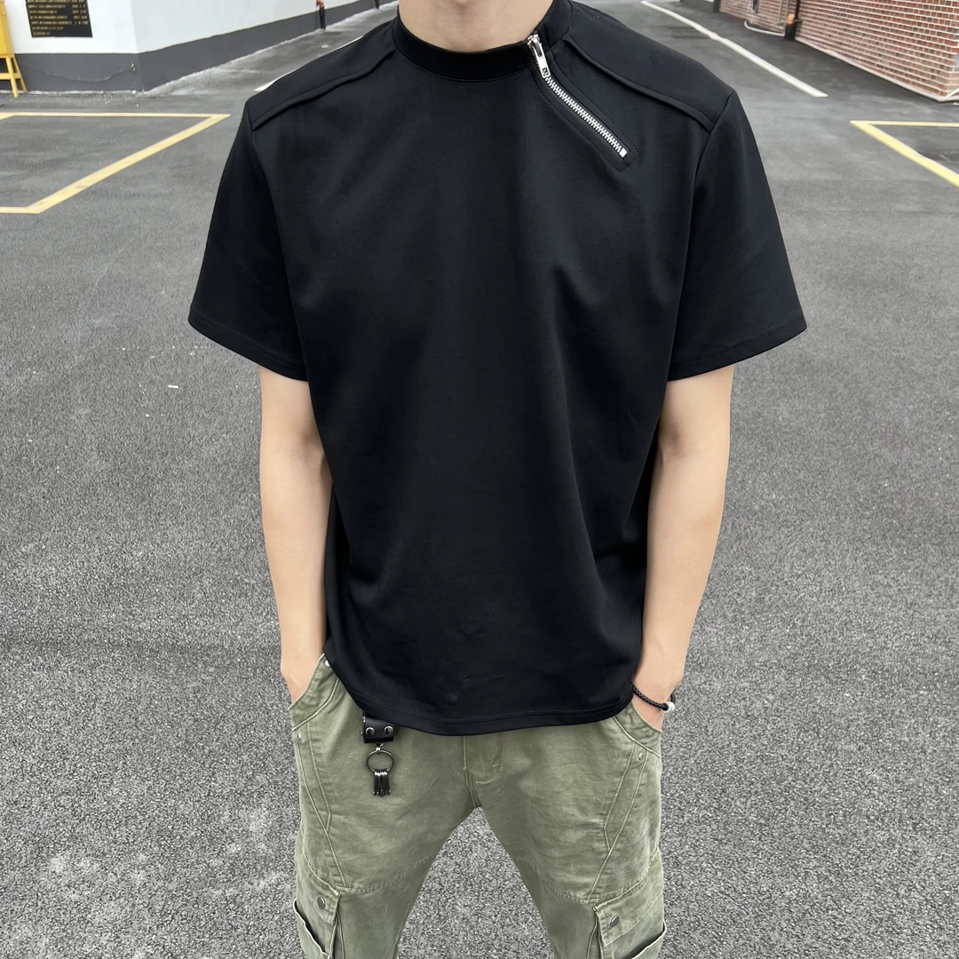 PERT  简约立体剪裁正肩小领口拉链设计短袖轻肤太空棉抗皱基础款