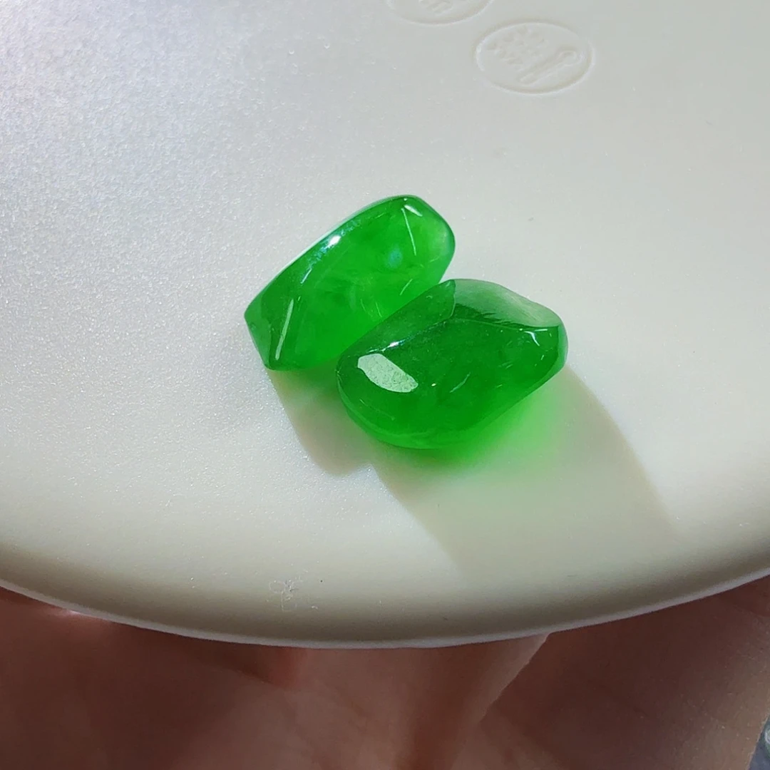 翡翠未镶嵌颈饰绿随行