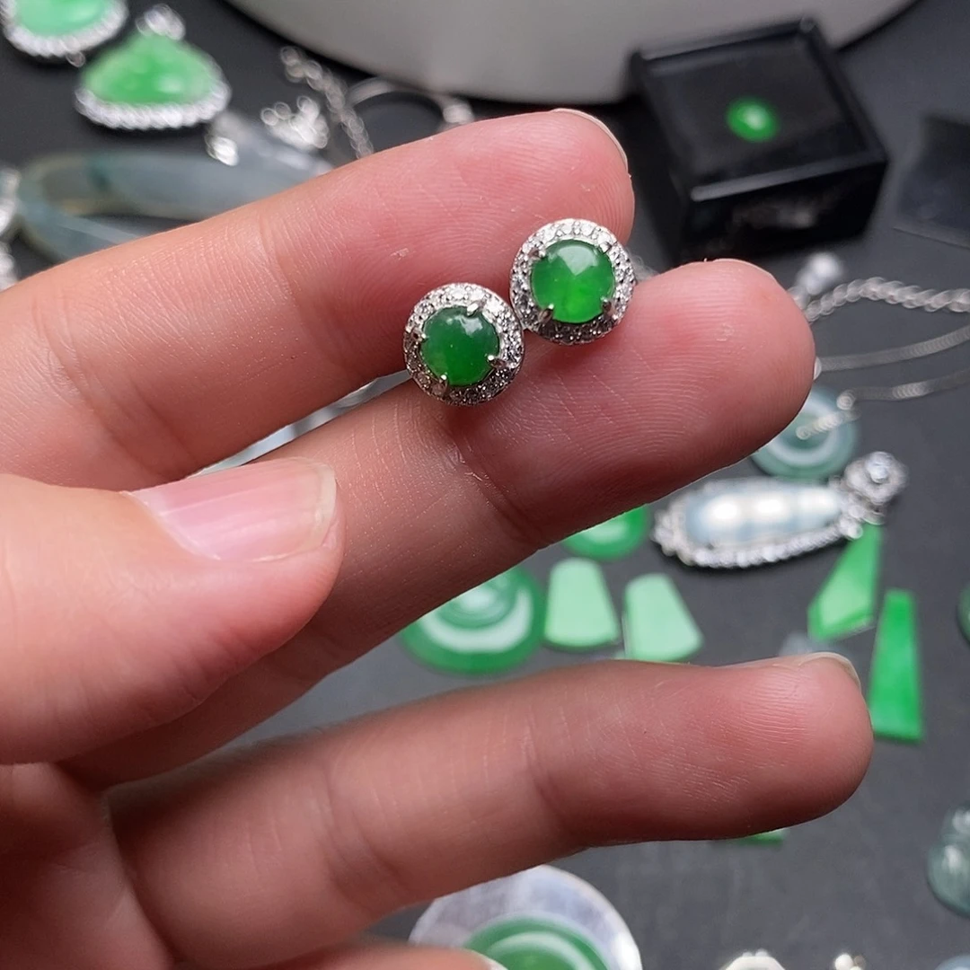 翡翠颈饰银S925镶嵌耳钉 小