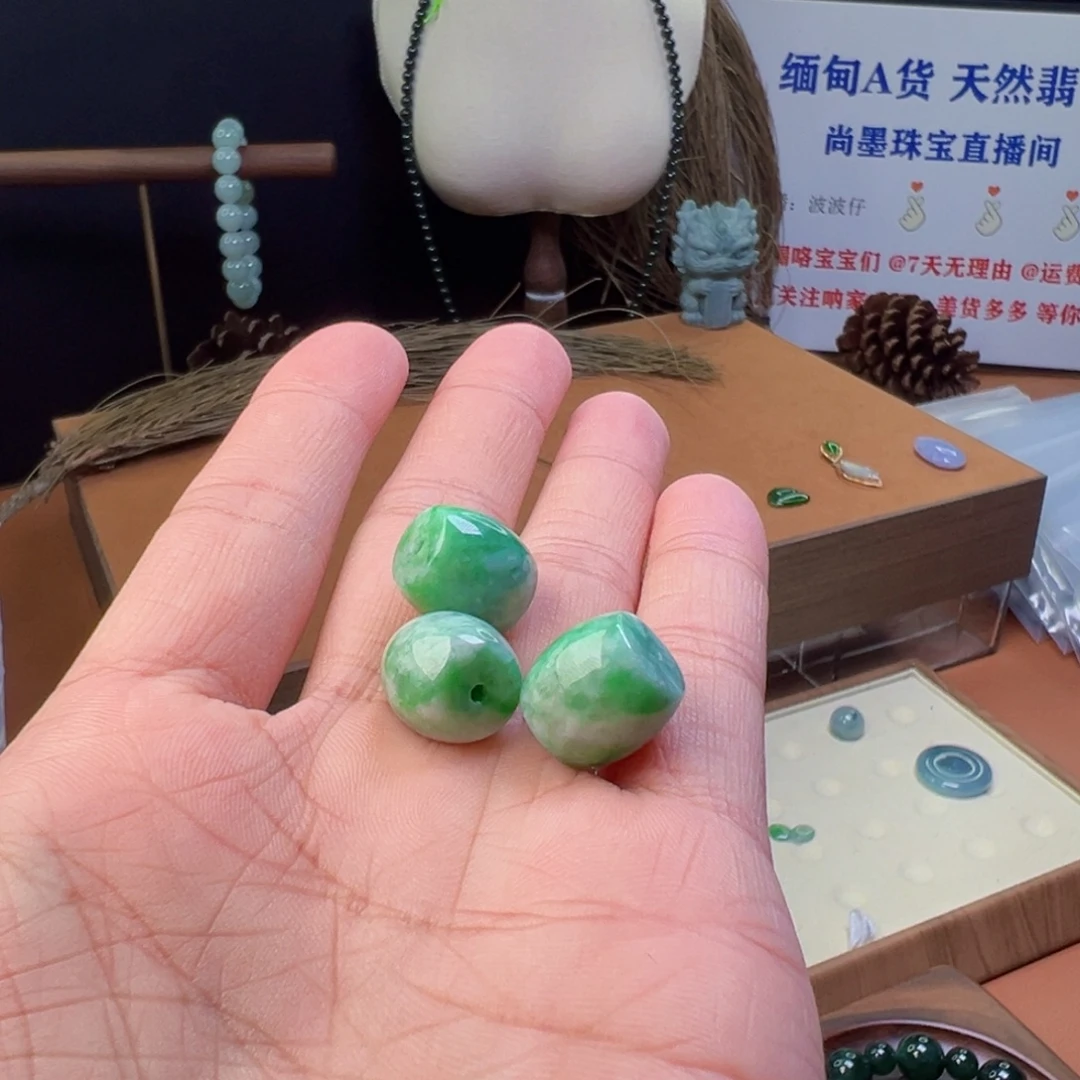 翡翠未镶嵌颈饰转运珠多样性发其一