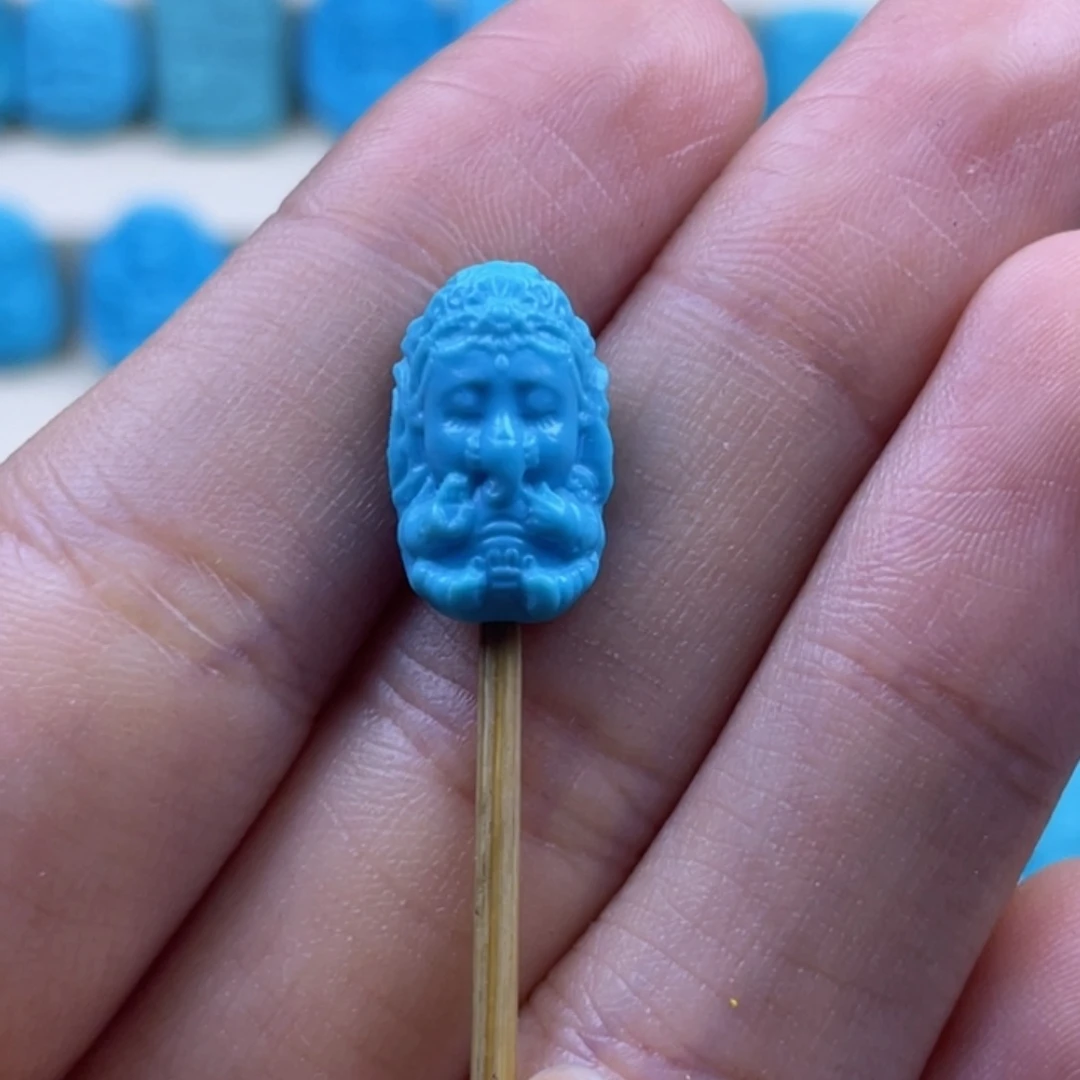 绿松石未镶嵌天然原矿绿松石雕件