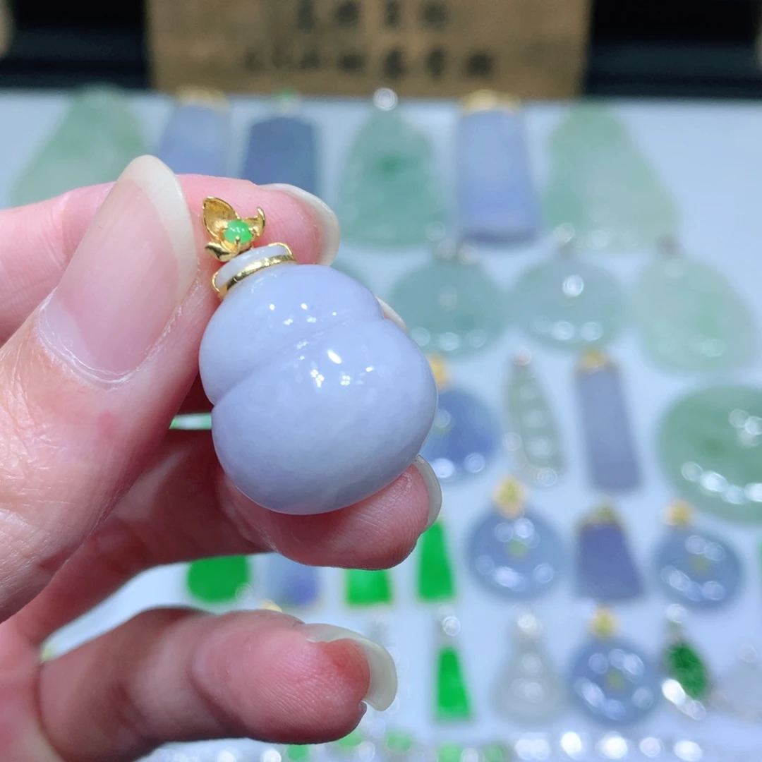 翡翠吊坠(不含链)18K金镶嵌