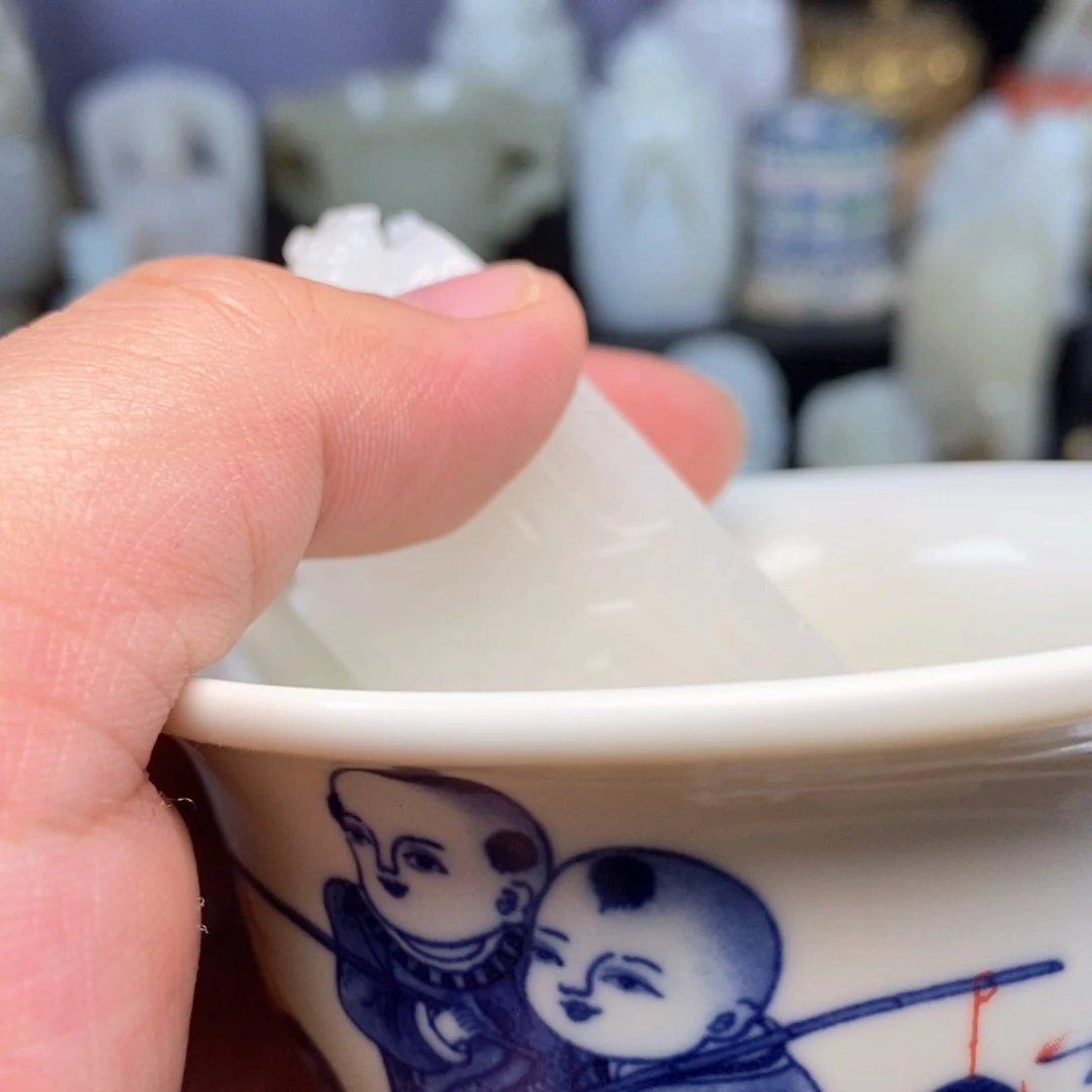 用*青花瓷茶杯一个龙背