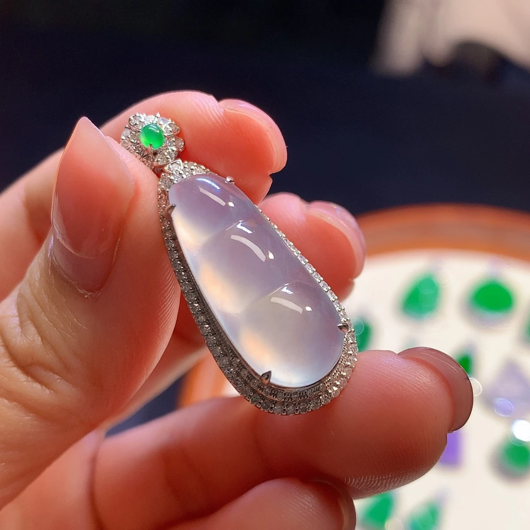 翡翠吊坠(不含链)18K金镶嵌