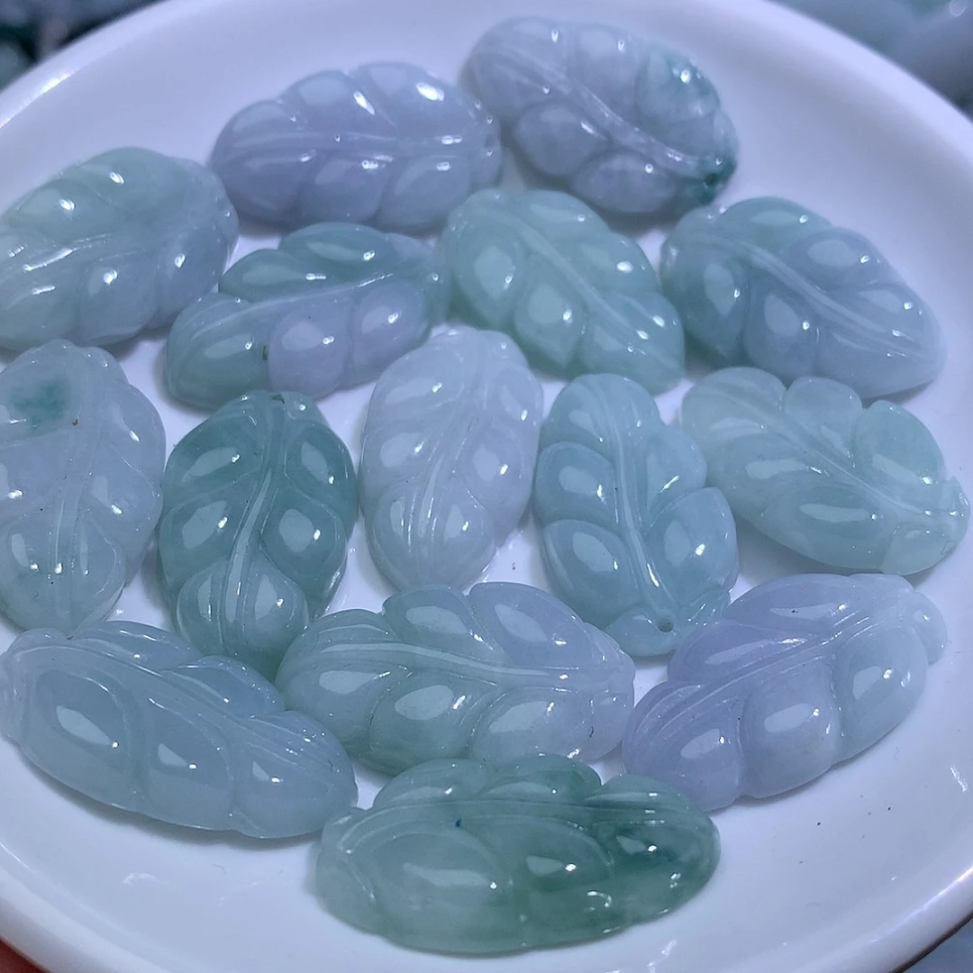 翡翠未镶嵌颈饰发1个