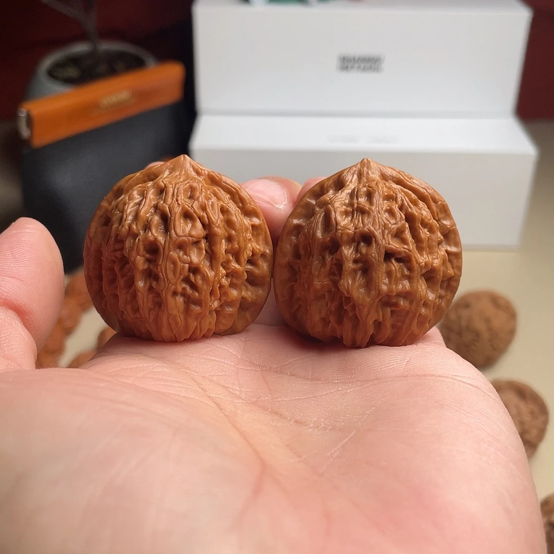 文玩核桃吊坠野生原树龙脉