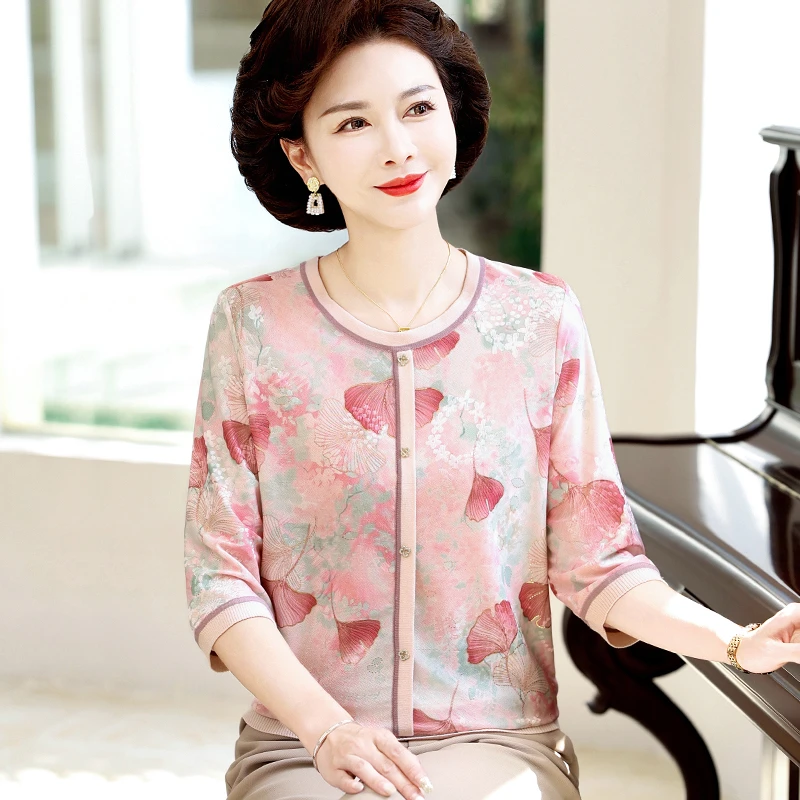 妈妈装春装T恤七分袖时尚洋气小衫新款中老年女碎花气质上衣薄款