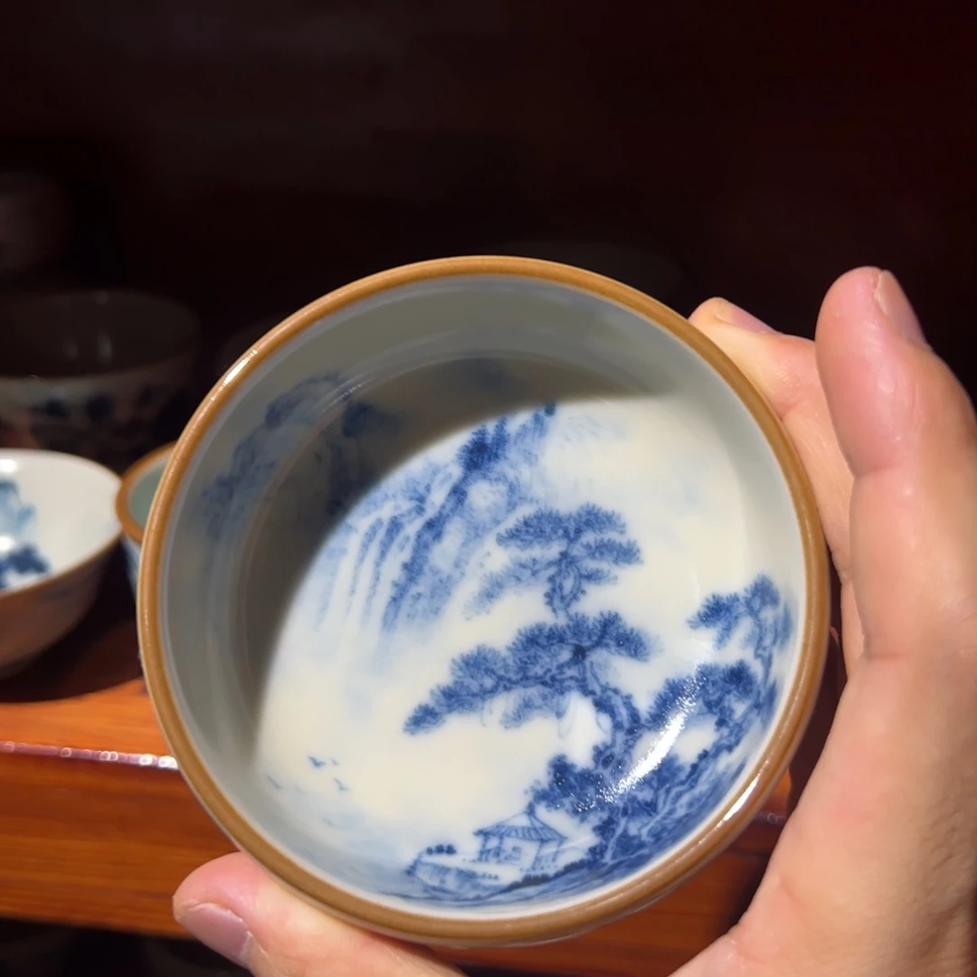 米黄内绘不开片素衡杯