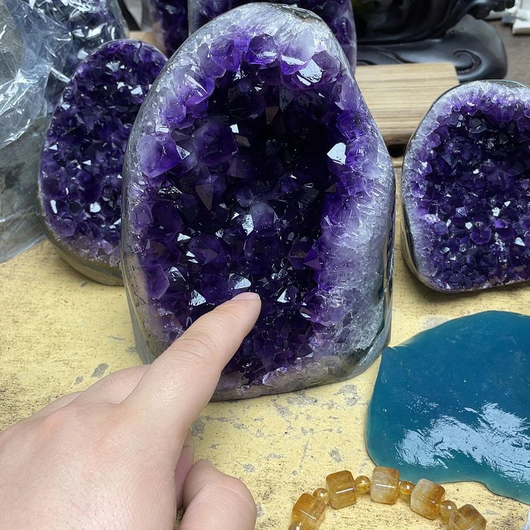 L***靚紫晶未镶嵌大型摆件（非配饰）
