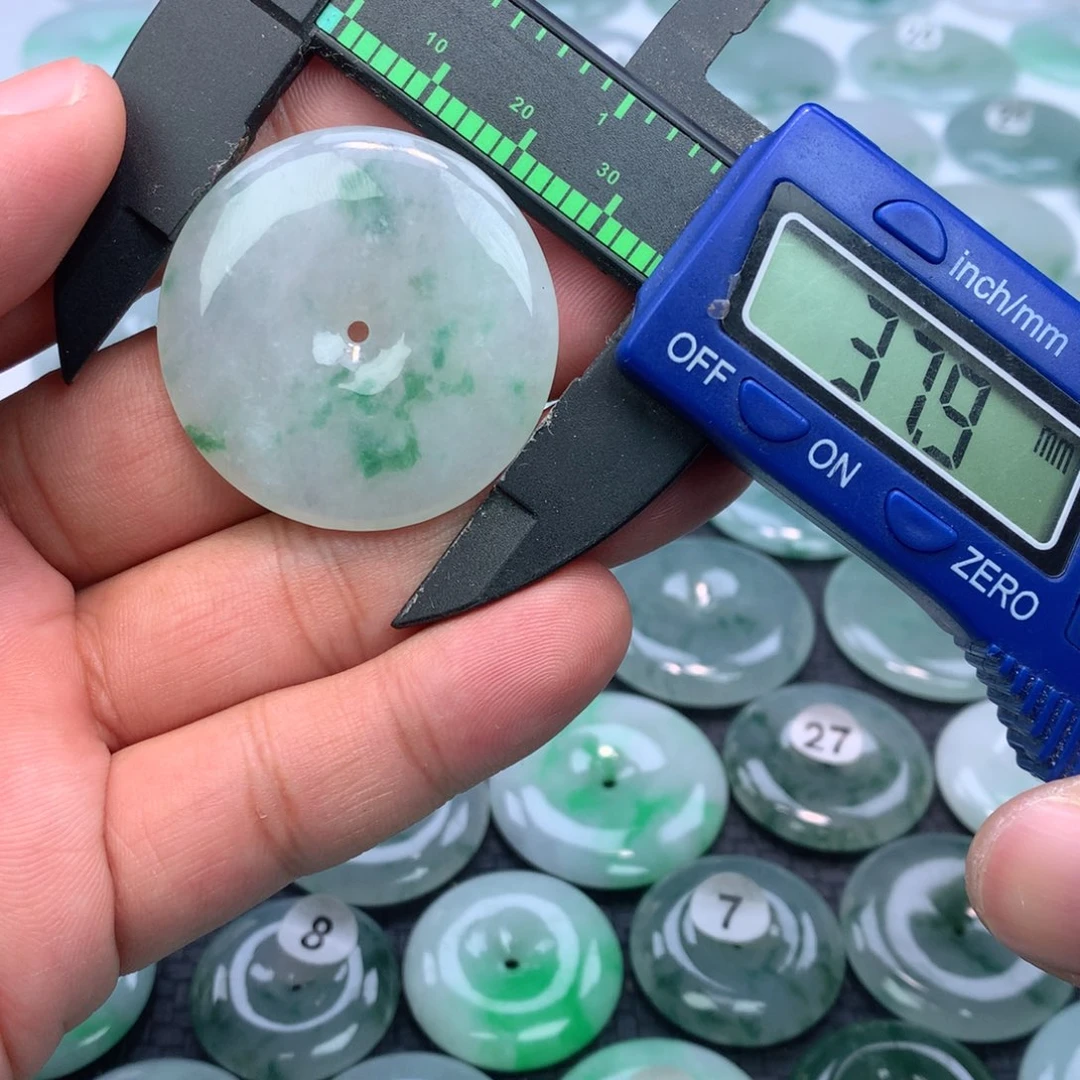 翡翠颈饰未镶嵌缅甸天然A货翡翠