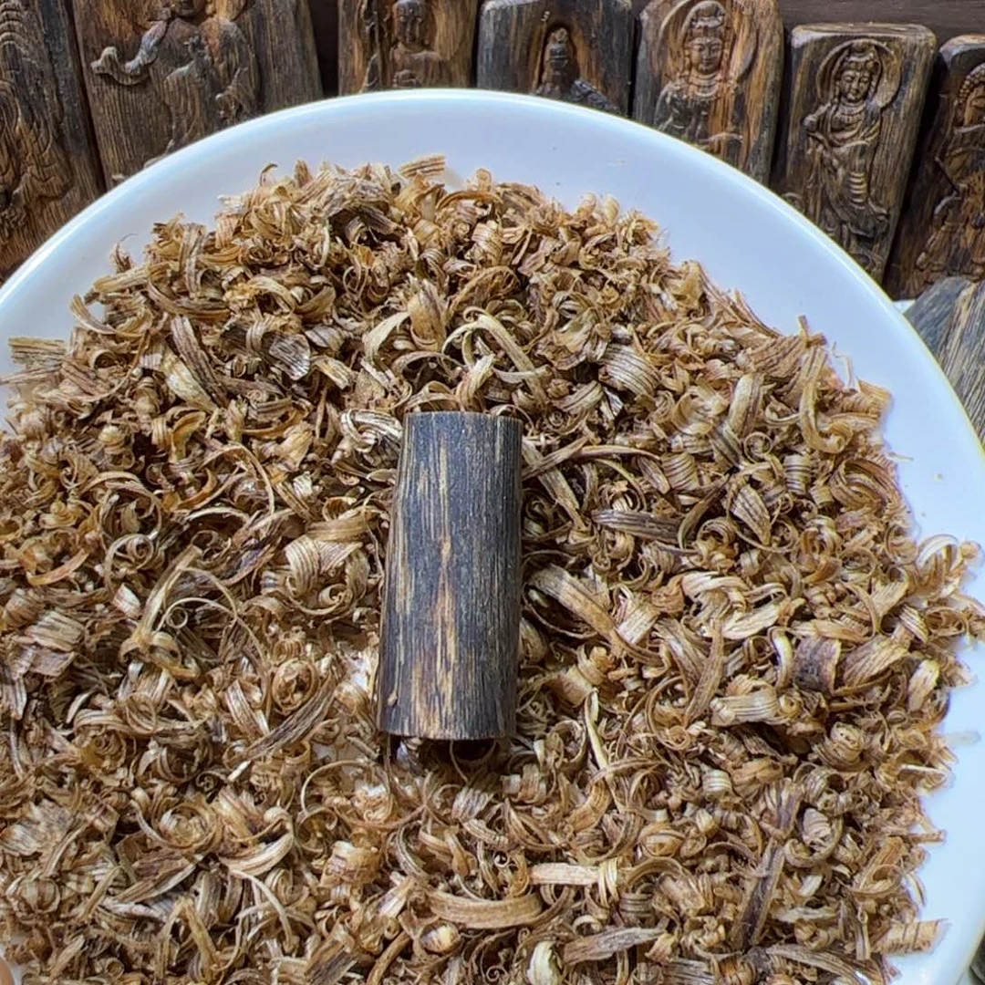 沉香碎屑沉香白棋素牌3克