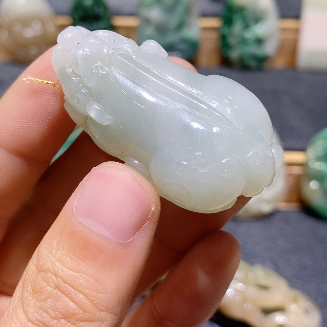 独山玉未镶嵌吊坠